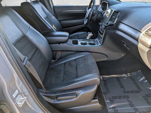 Used 2020 Jeep Grand Cherokee Altitude image 19