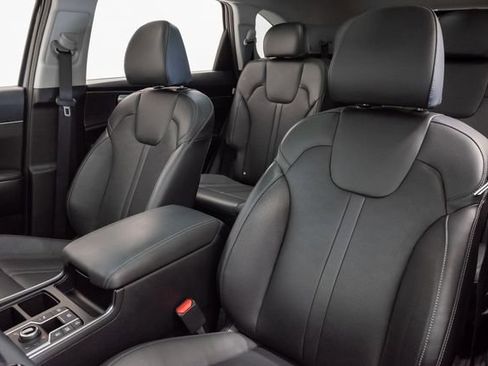 Certified 2025 Kia Sorento X-Line EX image 11
