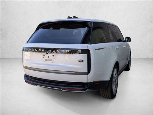 Used 2023 Land Rover Range Rover SE image 5