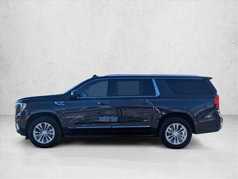 Used 2023 GMC Yukon XL SLT image 8
