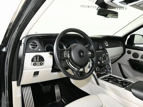 Used 2019 Rolls-Royce Cullinan image 38