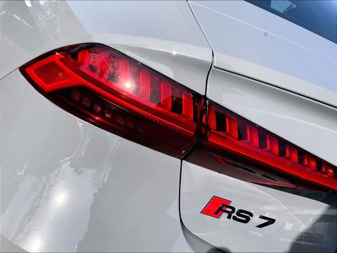 Used 2025 Audi RS 7 Performance image 31