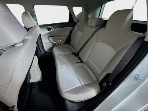 Certified 2025 Kia Soul LX w/ LX Technology Package FWD image 20