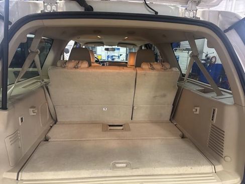 Used 2016 Ford Expedition EL XLT w/ Equipment Group 202A image 15
