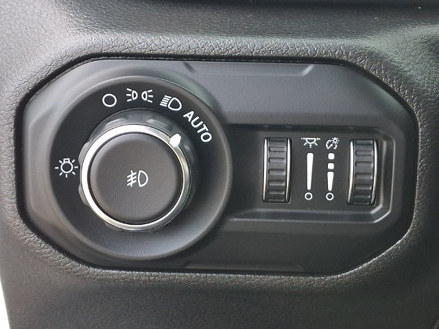 Used 2021 Jeep Wrangler Unlimited Sahara AWD/4WD image 9