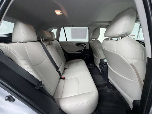 Used 2019 Toyota RAV4 XLE w/ Convenience Package AWD/4WD image 17