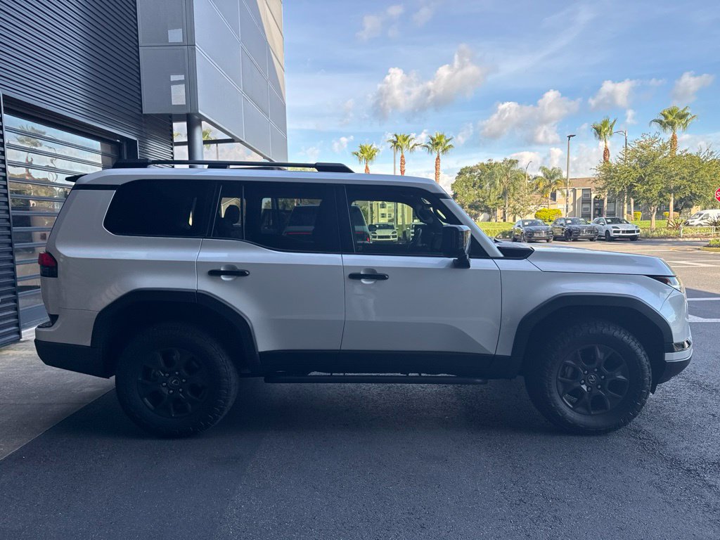 Used 2024 Lexus GX 550 AWD/4WD image 5