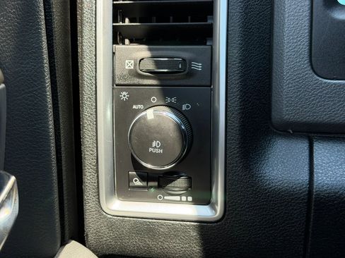 Used 2019 RAM 1500 Big Horn AWD/4WD image 39