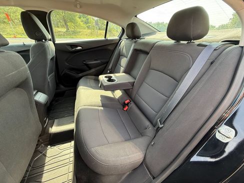 Certified 2018 Chevrolet Cruze LT w/ Convenience Package FWD image 27