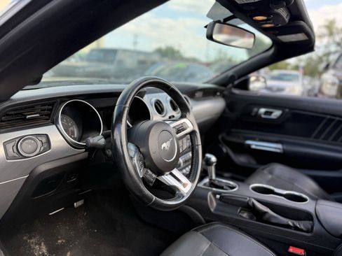 Used 2020 Ford Mustang Premium image 13