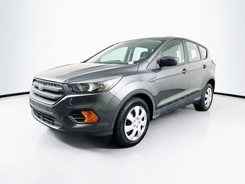 Used 2018 Ford Escape S image 3