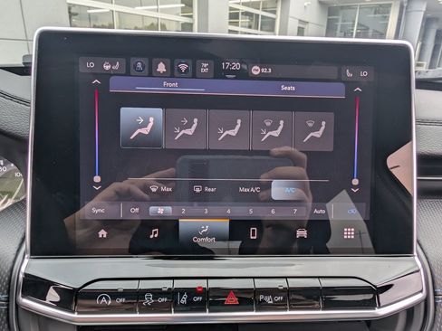 New 2025 Jeep Compass Limited w/ Sun & Sound Group image 24