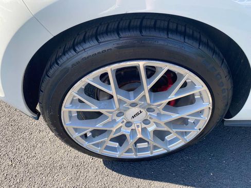Used 2015 Volkswagen GTI S FWD image 31