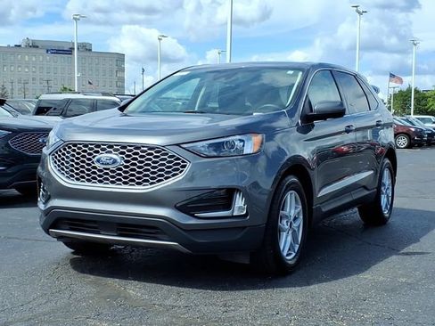 Used 2024 Ford Edge SEL w/ Convenience Package AWD/4WD image 3
