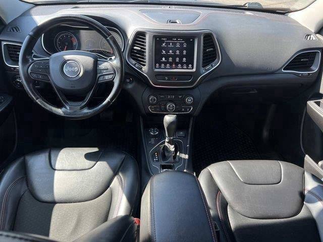 Used 2020 Jeep Cherokee Trailhawk w/ Cold Weather Group AWD/4WD image 15