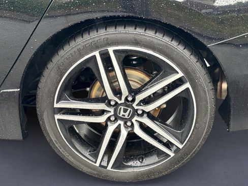Used 2017 Honda Accord Sport image 9