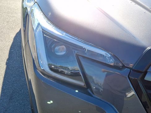 Certified 2023 Subaru Forester Limited AWD/4WD image 9