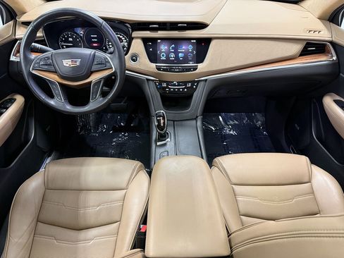 Used 2018 Cadillac XT5 Platinum w/ Driver Assist Package AWD/4WD image 12