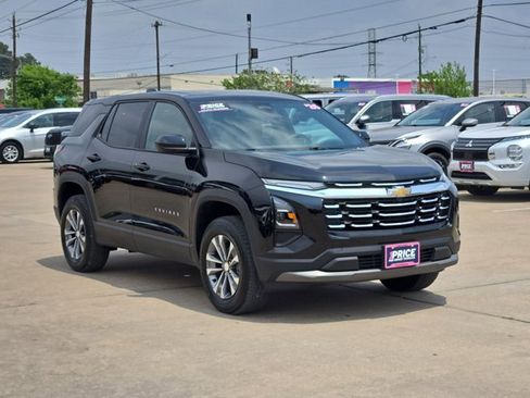 Used 2026 Chevrolet Equinox LT w/ Convenience Package II FWD image 3