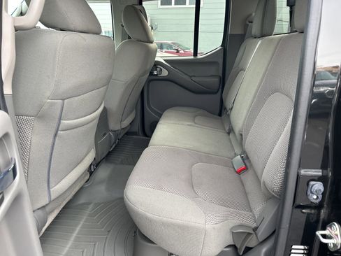 Used 2019 Nissan Frontier SV image 15
