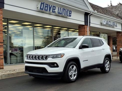 Used 2024 Jeep Compass Latitude image 1