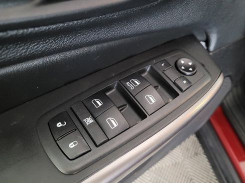 Used 2020 Jeep Cherokee Latitude FWD image 27