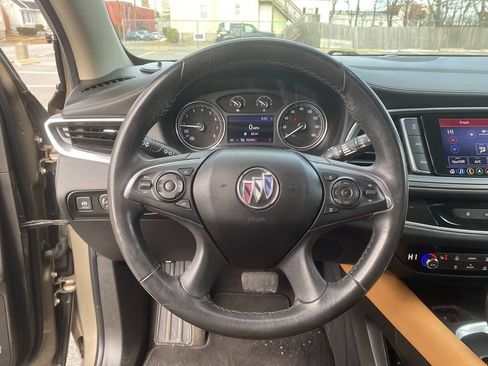 Used 2020 Buick Enclave Essence w/ Sound and Sites Package image 15