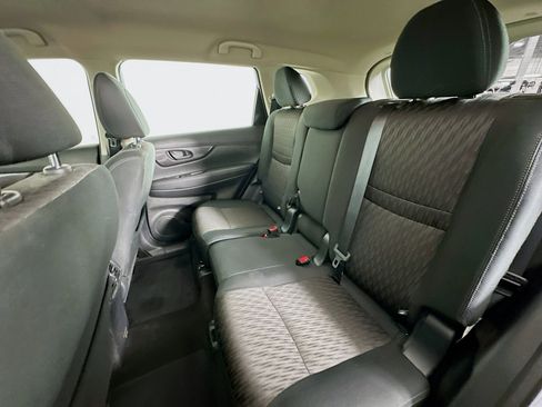 Used 2019 Nissan Rogue S FWD image 25