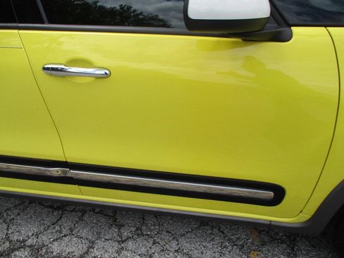 Used 2017 FIAT 500L Trekking w/ Premium Package FWD image 20