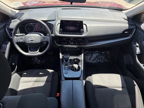 Used 2025 Nissan Rogue SV FWD image 13
