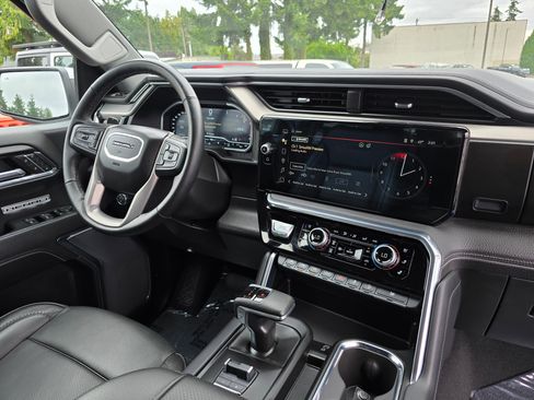 Used 2024 GMC Sierra 1500 Denali w/ Denali Reserve Package AWD/4WD image 11