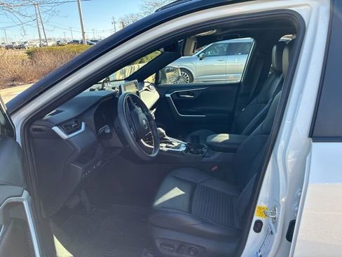 Used 2020 Toyota RAV4 XSE w/ XSE Grade Weather Package image 5