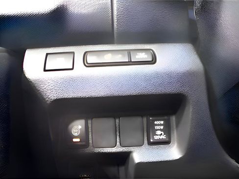 Used 2024 Nissan Frontier SV w/ SV Convenience Package image 10