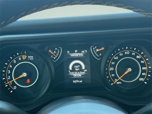 Used 2024 Jeep Gladiator Sport image 15