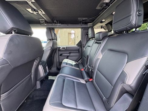 Used 2025 Ford Bronco Outer Banks AWD/4WD image 31