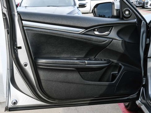 Used 2017 Honda Civic Touring image 40