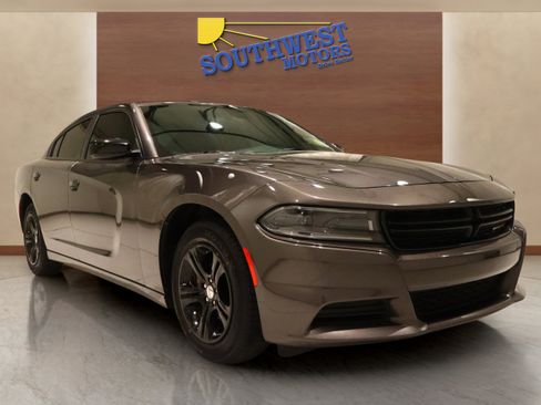Used 2023 Dodge Charger SXT image 5