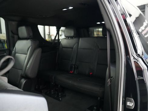 Used 2022 GMC Yukon XL Denali AWD/4WD image 32