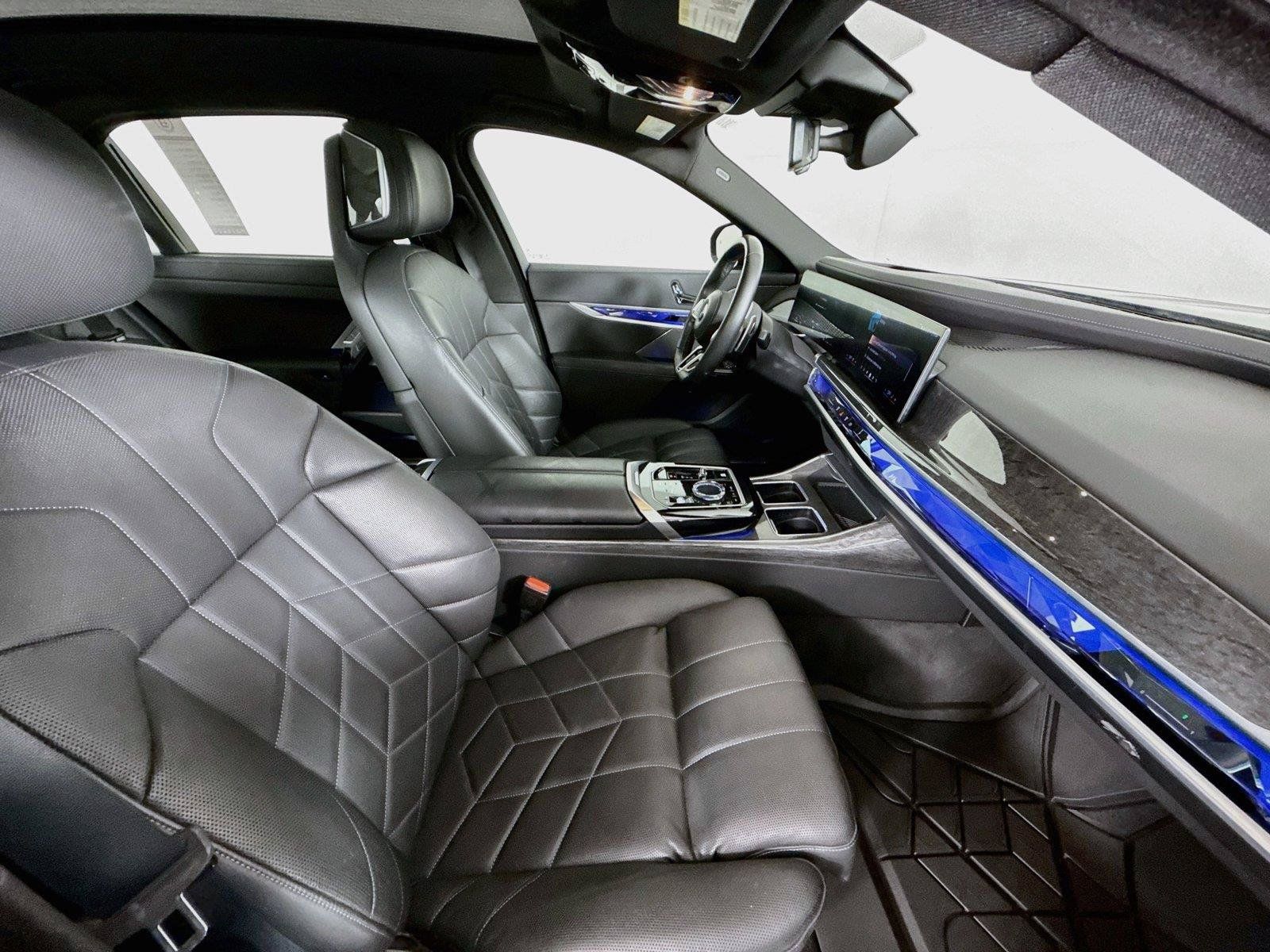 Used 2025 BMW 740i RWD image 44