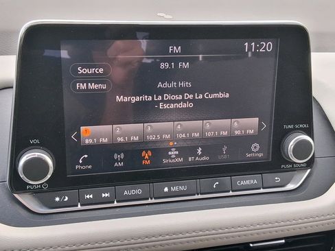 Used 2023 Nissan Rogue SV image 9