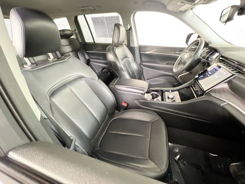 Used 2022 Jeep Grand Cherokee Limited image 26