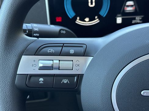 Certified 2025 Hyundai Tucson SE image 20