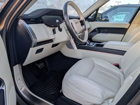 Used 2023 Land Rover Range Rover SE image 7