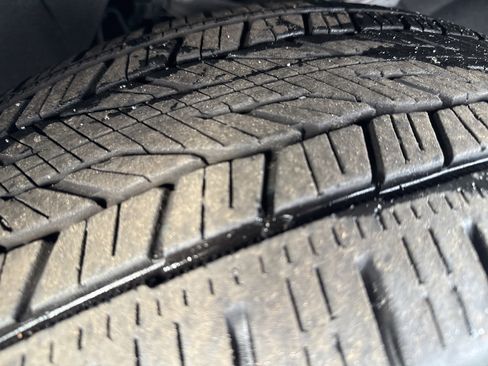 Used 2025 Chevrolet Tahoe Premier AWD/4WD image 12