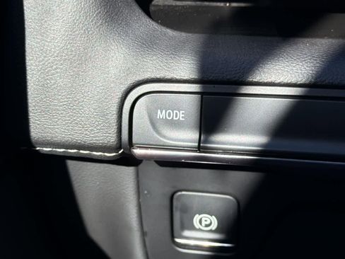 Used 2024 Cadillac Escalade Premium Luxury image 21