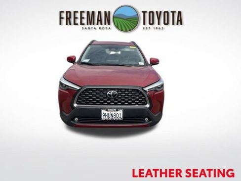 Used 2023 Toyota Corolla Cross XLE w/ Convenience Package FWD image 3