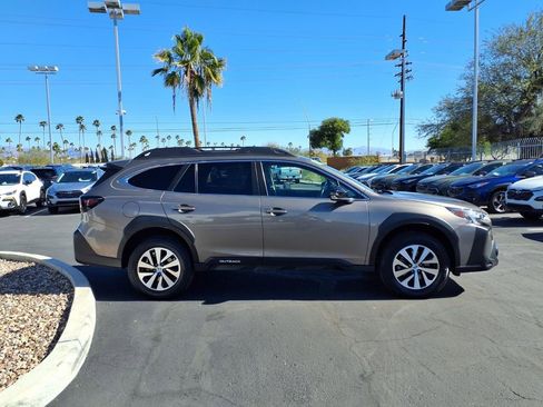 Used 2023 Subaru Outback Premium image 10