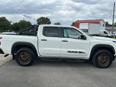 Used 2024 Nissan Frontier SV w/ Hardbody Edition image 3