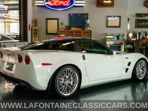 Used 2013 Chevrolet Corvette ZR1 w/ 3ZR Preferred Equipment Group RWD image 89