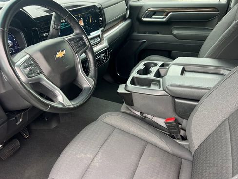 Used 2025 Chevrolet Silverado 1500 LT image 5